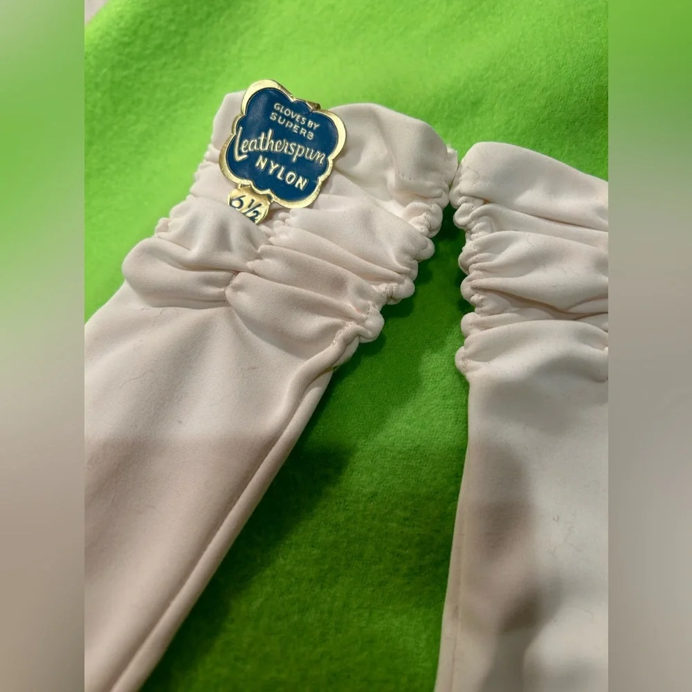 NWT Vintage White Gloves By superb Leatherspun Nylon